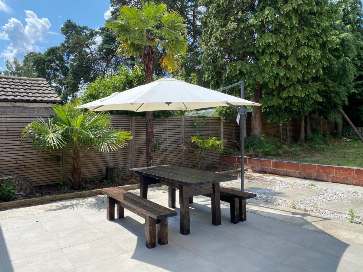 5 Bedroom Bungalow Ascot Racecourse Exterior photo
