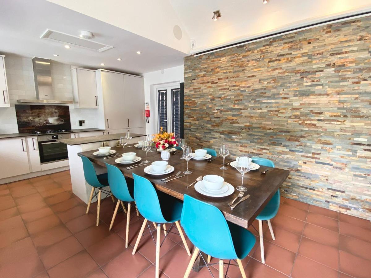 5 Bedroom Bungalow Ascot Racecourse Exterior photo